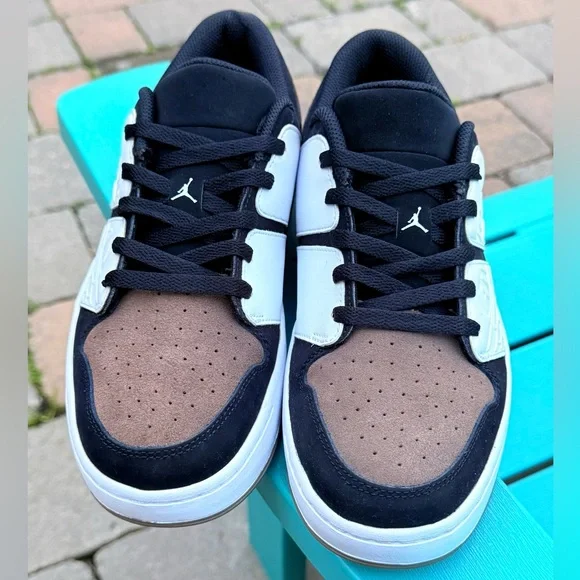 Mens Nike Jordan Nu Retro 1 Athletic Sneakers Low Palomino DV5141-102 US Size 9 - Picture 3 of 9